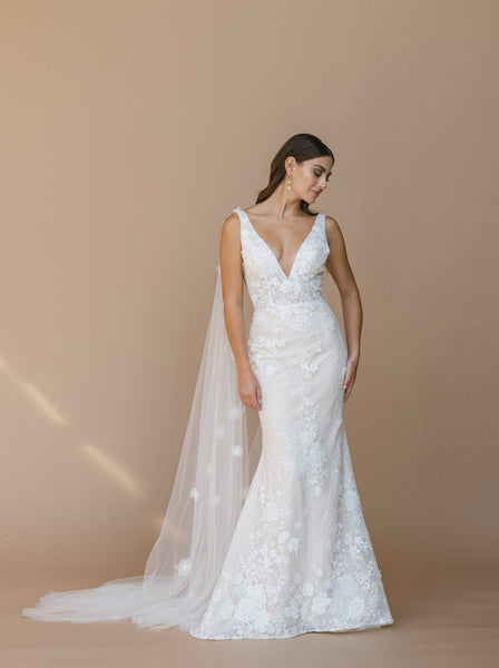 Lis Simon - Oscar - Vancouver | Edmonton Bridal Shop Wedding Dresses