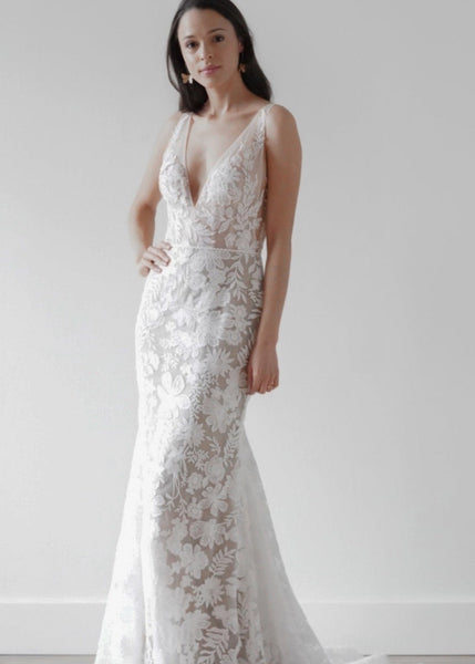 Vancouver Sample Sale - Nadessa by Willowby (Size 8) - Vancouver | Edmonton Bridal Shop Wedding Dresses