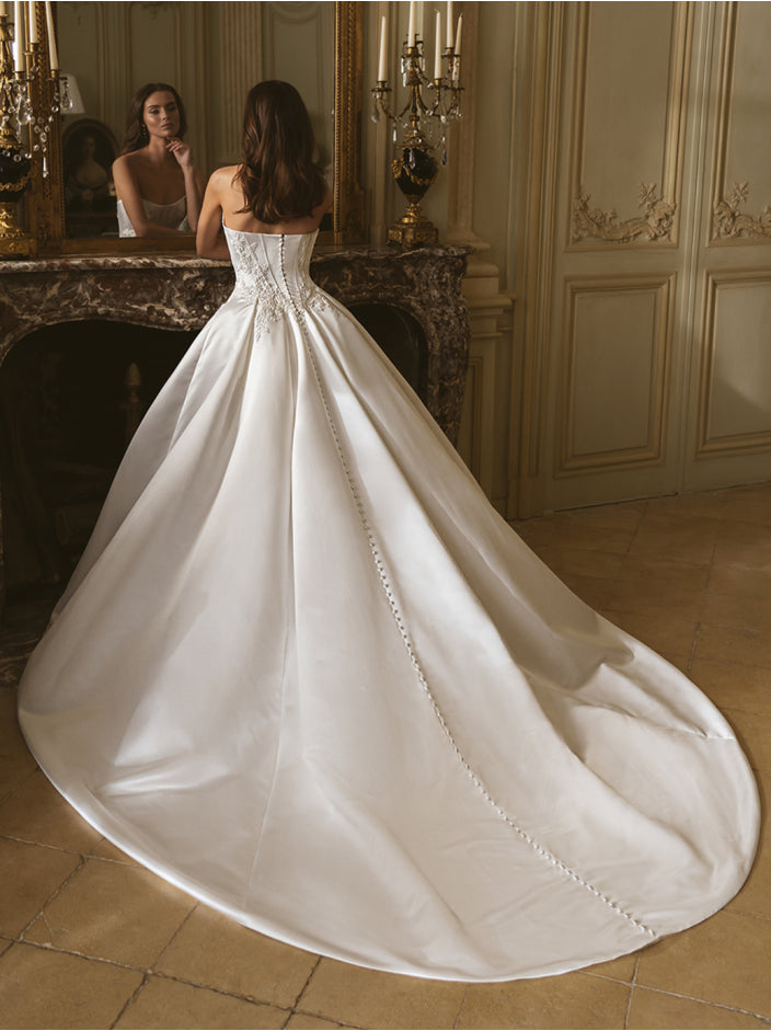 Vancouver weddng dress novelle bridal shop