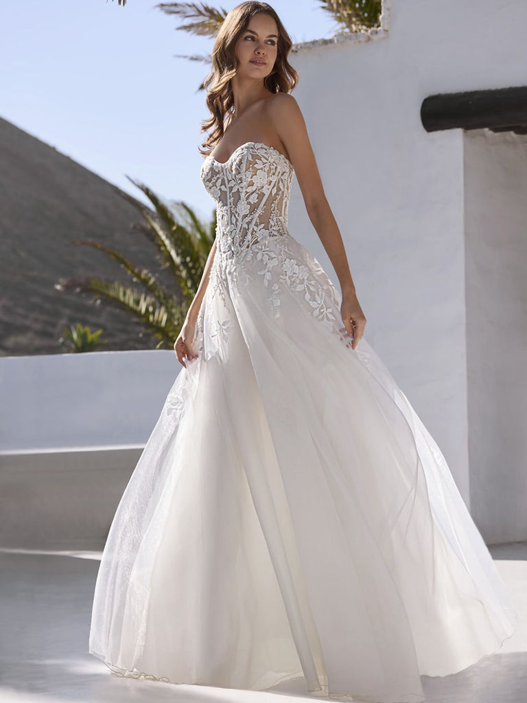 Vancouver wedding dress Novelle Bridal Shop