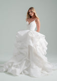 Vancouver wedding dress novelle bridal shop hayley paige