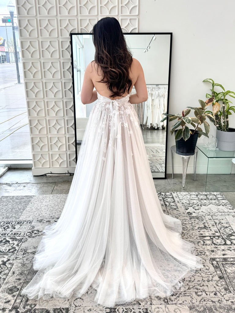 Karlie by Willowby (Sizes 8 & 10 available)