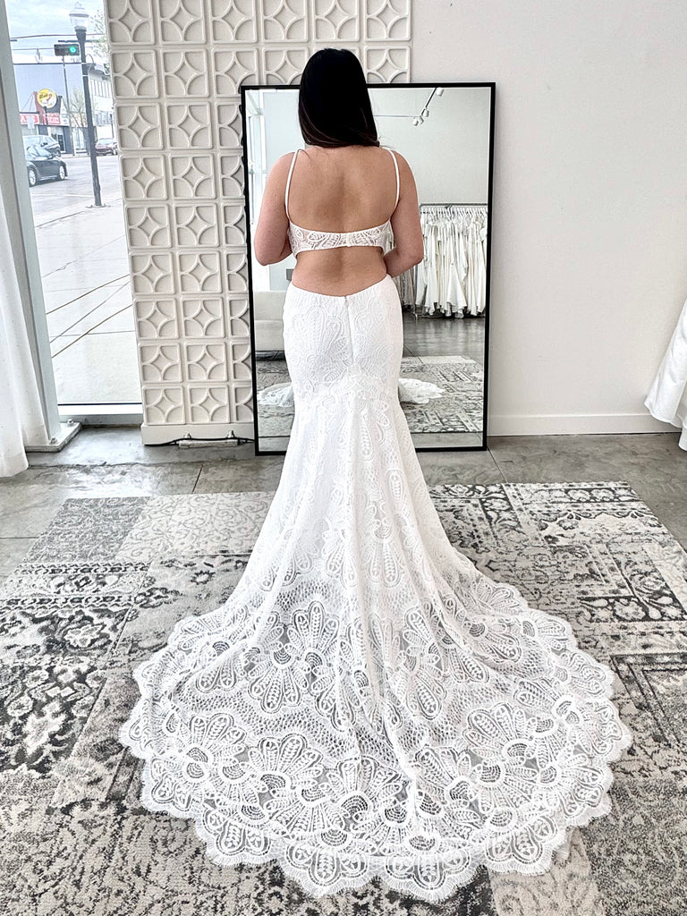 Hailee by Willowby (Size 10)