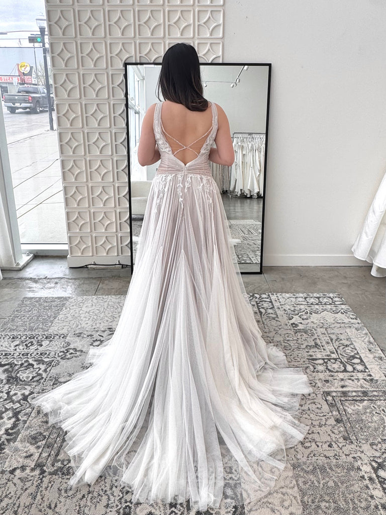 Maelie by Willowby (Sizes 6 & 10 available)