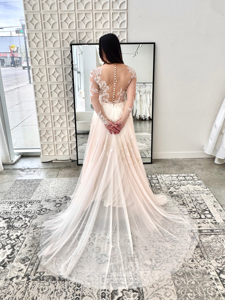 Rhapsody by Willowby (Size 8)