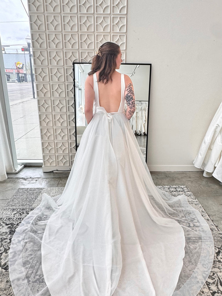 2383 by Mikaella (Size 12)