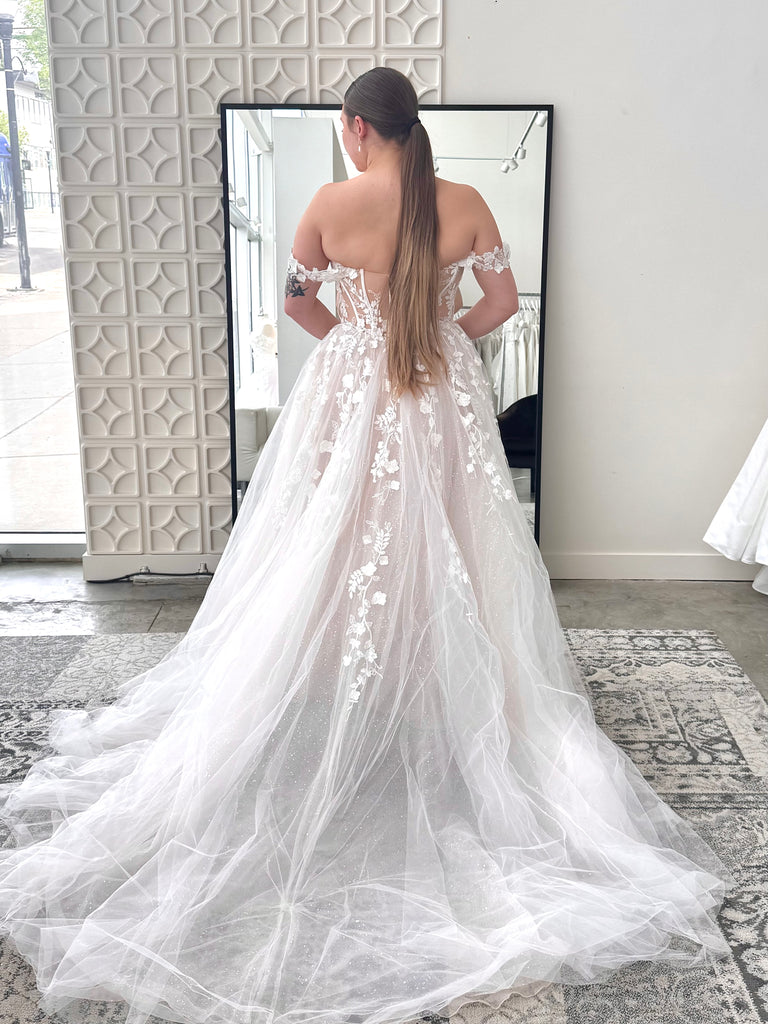 Palmer by Blue by Enzoani (Size 10)