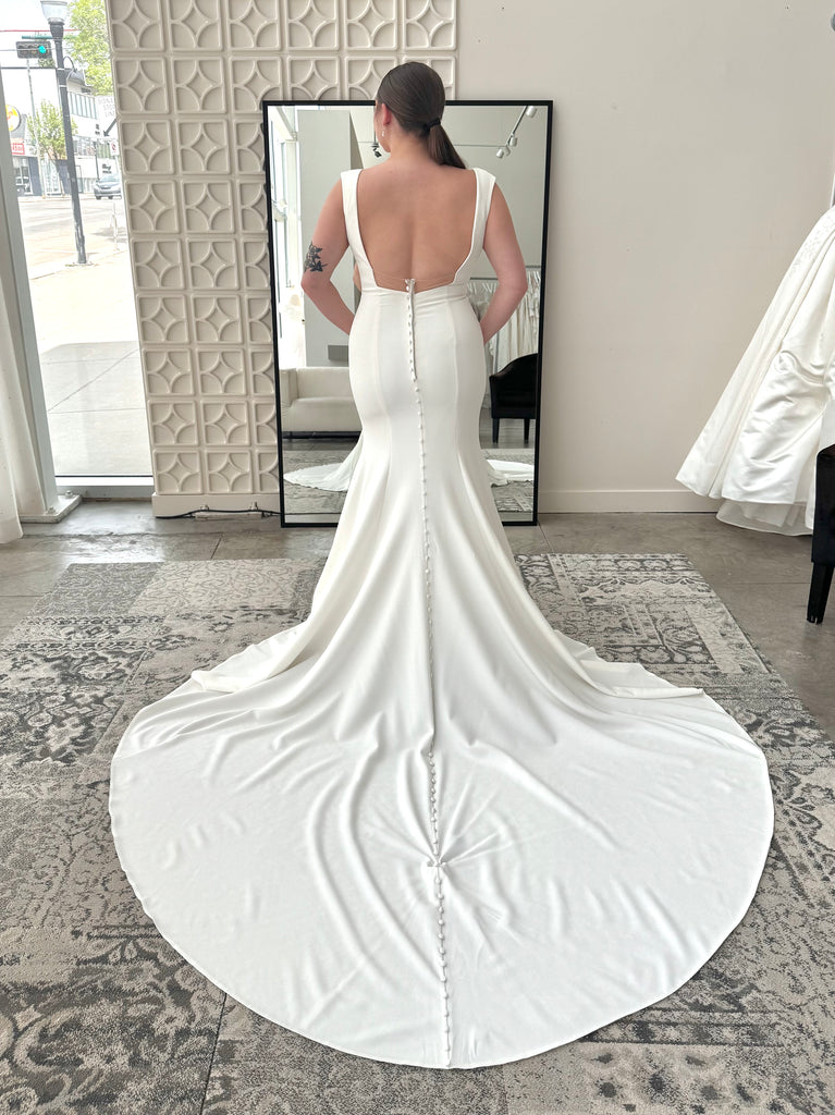 A1152 by Allure (Size 12)