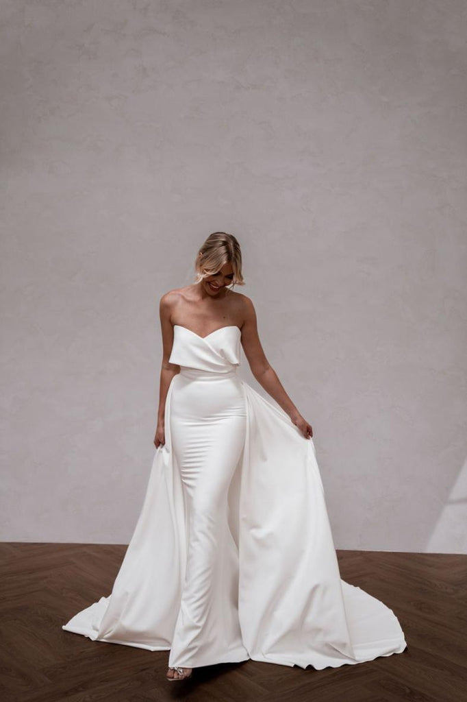 Lily | Novelle Bridal Shop | Vancouver + Edmonton Lily | Novelle Bridal Shop | Vancouver + Edmonton