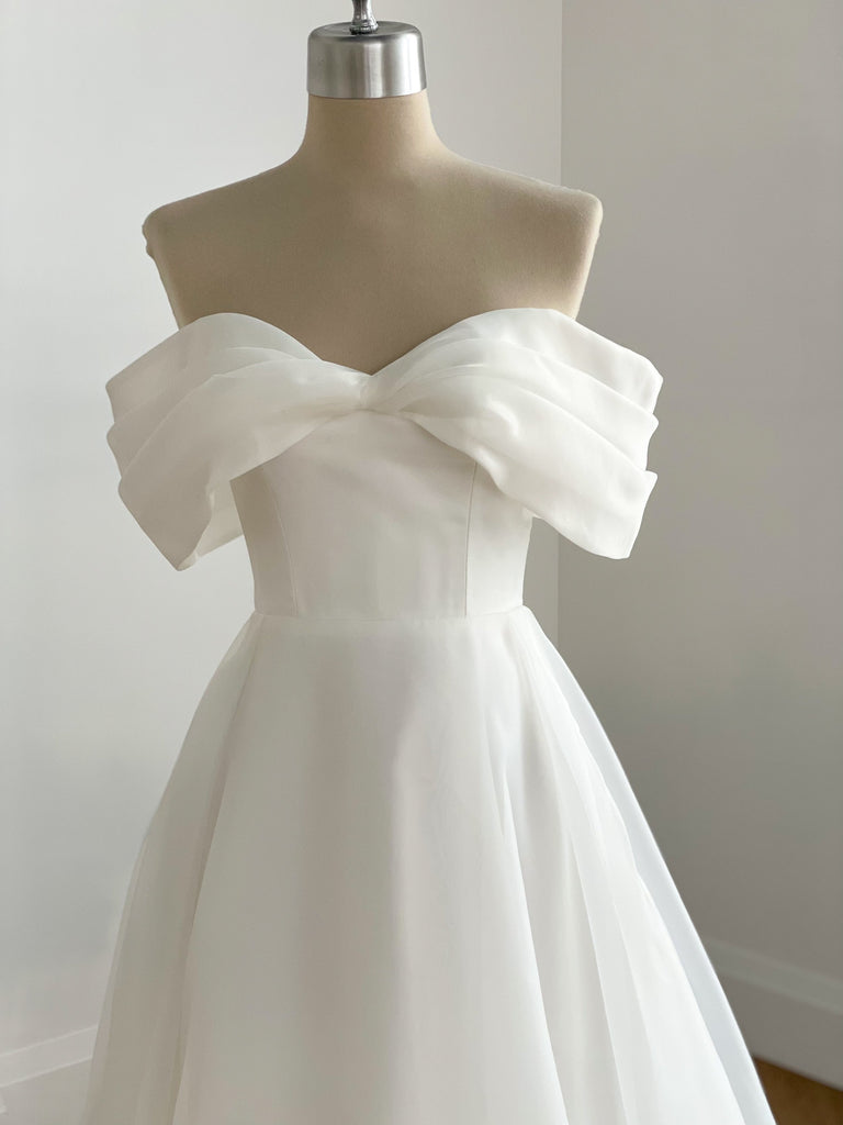 lis simon portia vancouver wedding dress