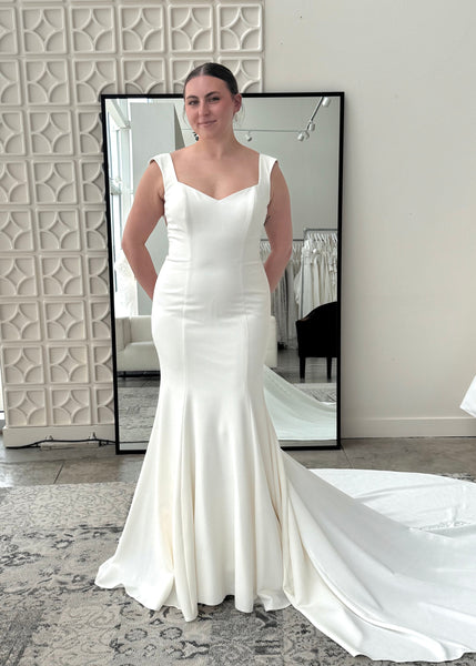 Edmonton Sample Sale - A1152 by Allure (Size 12) - Vancouver | Edmonton Bridal Shop Wedding Dresses