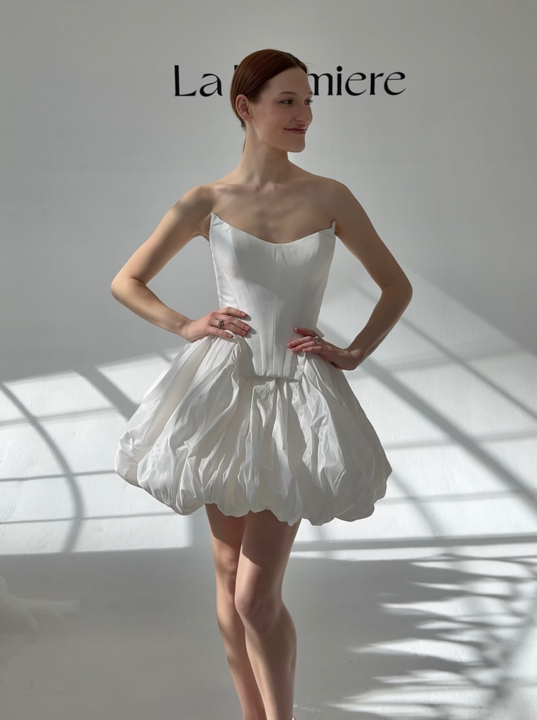 vancouver wedding dress la premiere