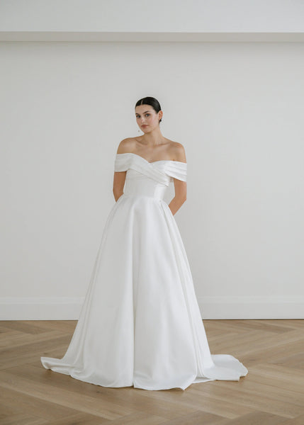 Lis Simon Trunk Show - Stella - Vancouver | Edmonton Bridal Shop Wedding Dresses