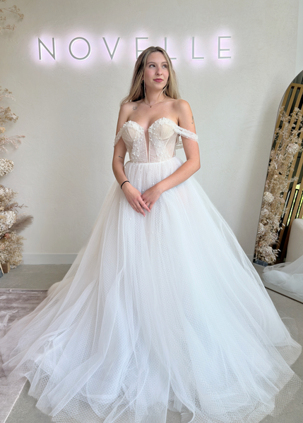 Edmonton Sample Sale - Toronto by La Premiere (Size 6) - Vancouver | Edmonton Bridal Shop Wedding Dresses