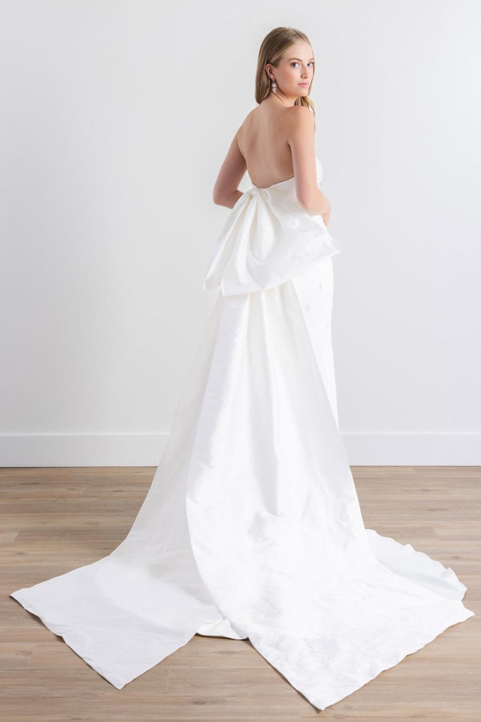 weddnig dress novelle bridal shop