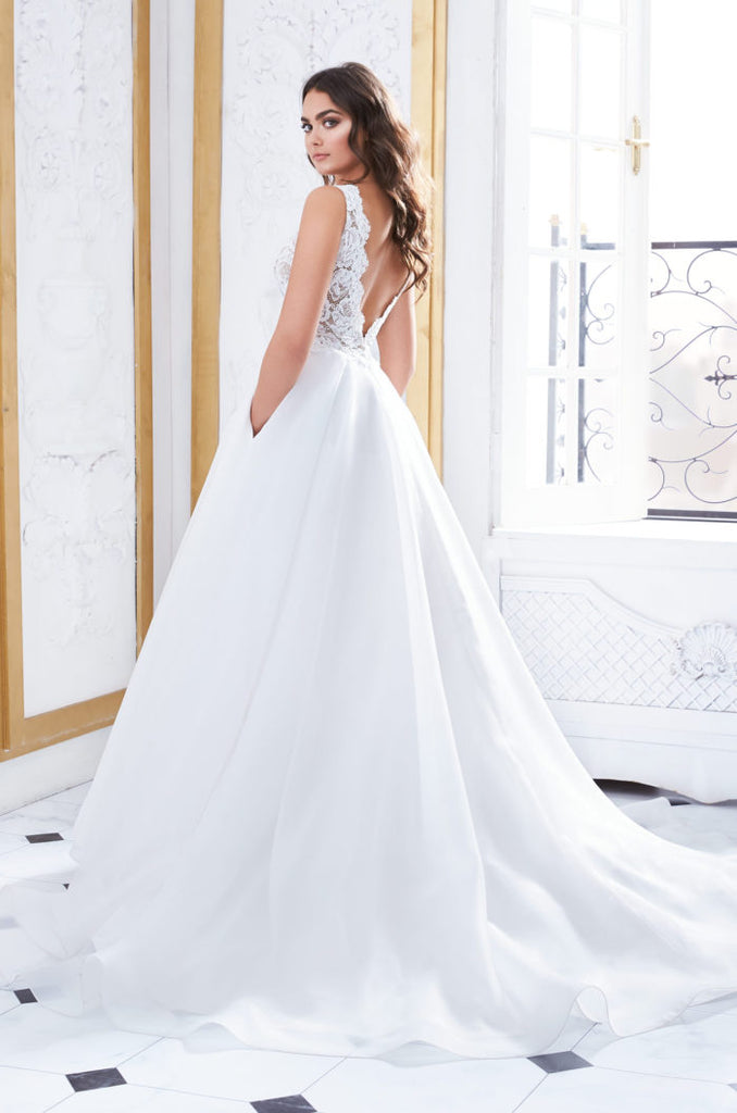 Paloma Blanca - 4852 - Wedding Dress - Novelle Bridal Shop