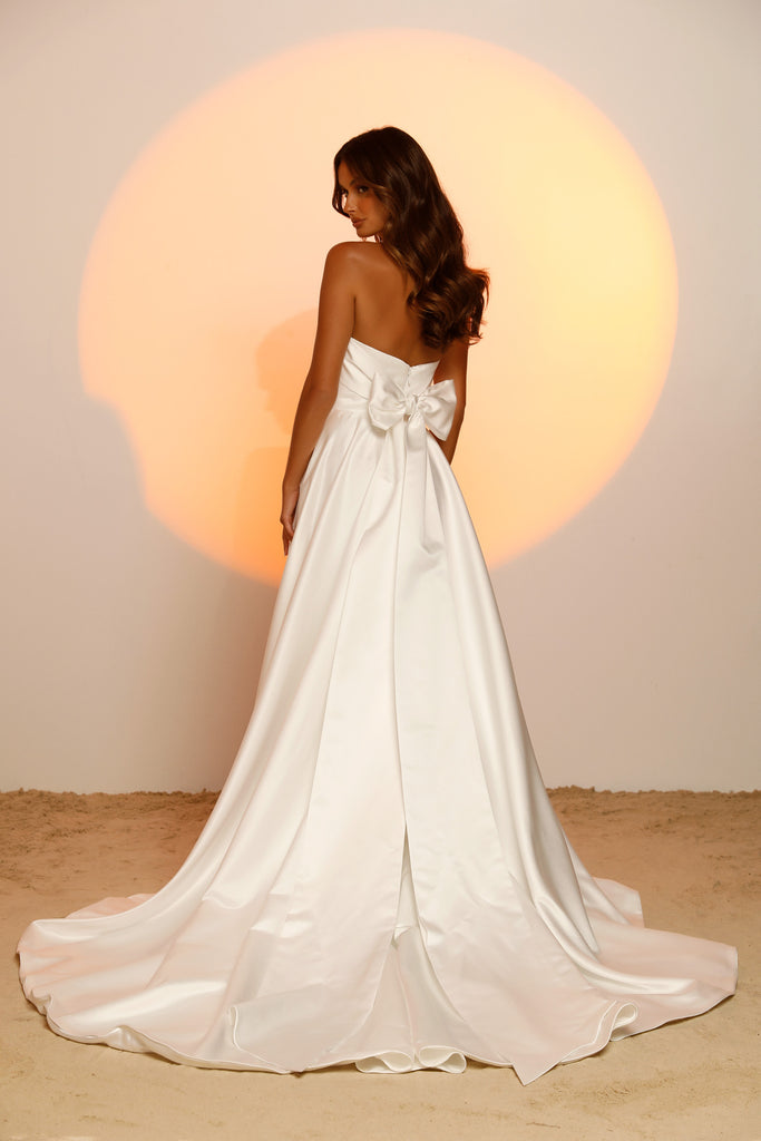 Jaden Madi Lane Edmonton Vancouver Novelle Bridal