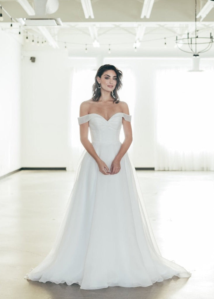 Nadine Lis Simon Vancouver Wedding Dress Novelle Bridal Shop