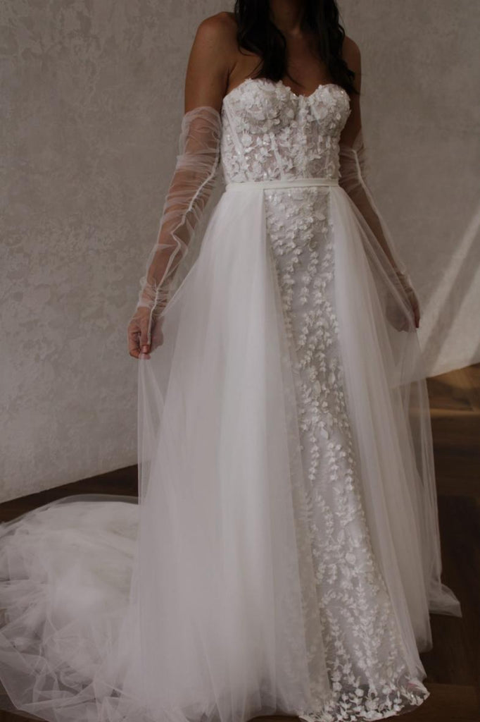 Removable Flowy Skirt | Novelle Bridal Shop | Vancouver + Edmonton Removable Flowy Skirt | Novelle Bridal Shop | Vancouver + Edmonton