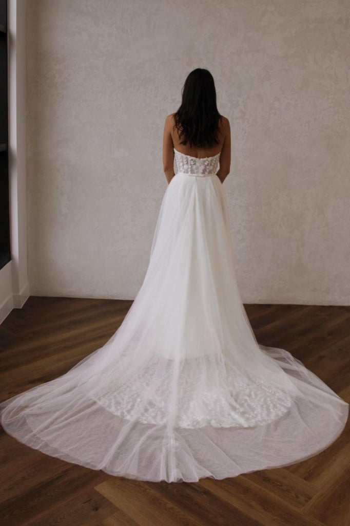 Removable Flowy Skirt | Novelle Bridal Shop | Vancouver + Edmonton Removable Flowy Skirt | Novelle Bridal Shop | Vancouver + Edmonton