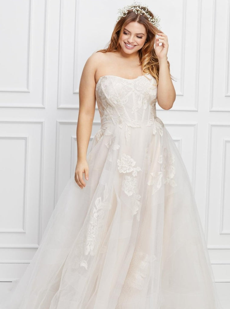 Edmonton wedding dress Novelle Bridal Shop